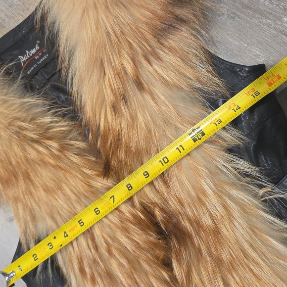 Leather vest with racoon collar - Picture 17 of 17
